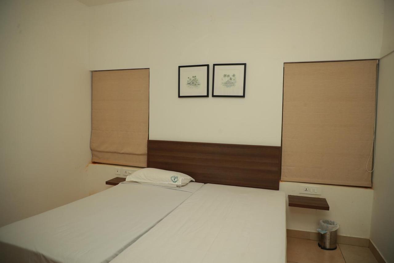 Sahyadri Ayurveda Hotel Pīrmed Екстериор снимка